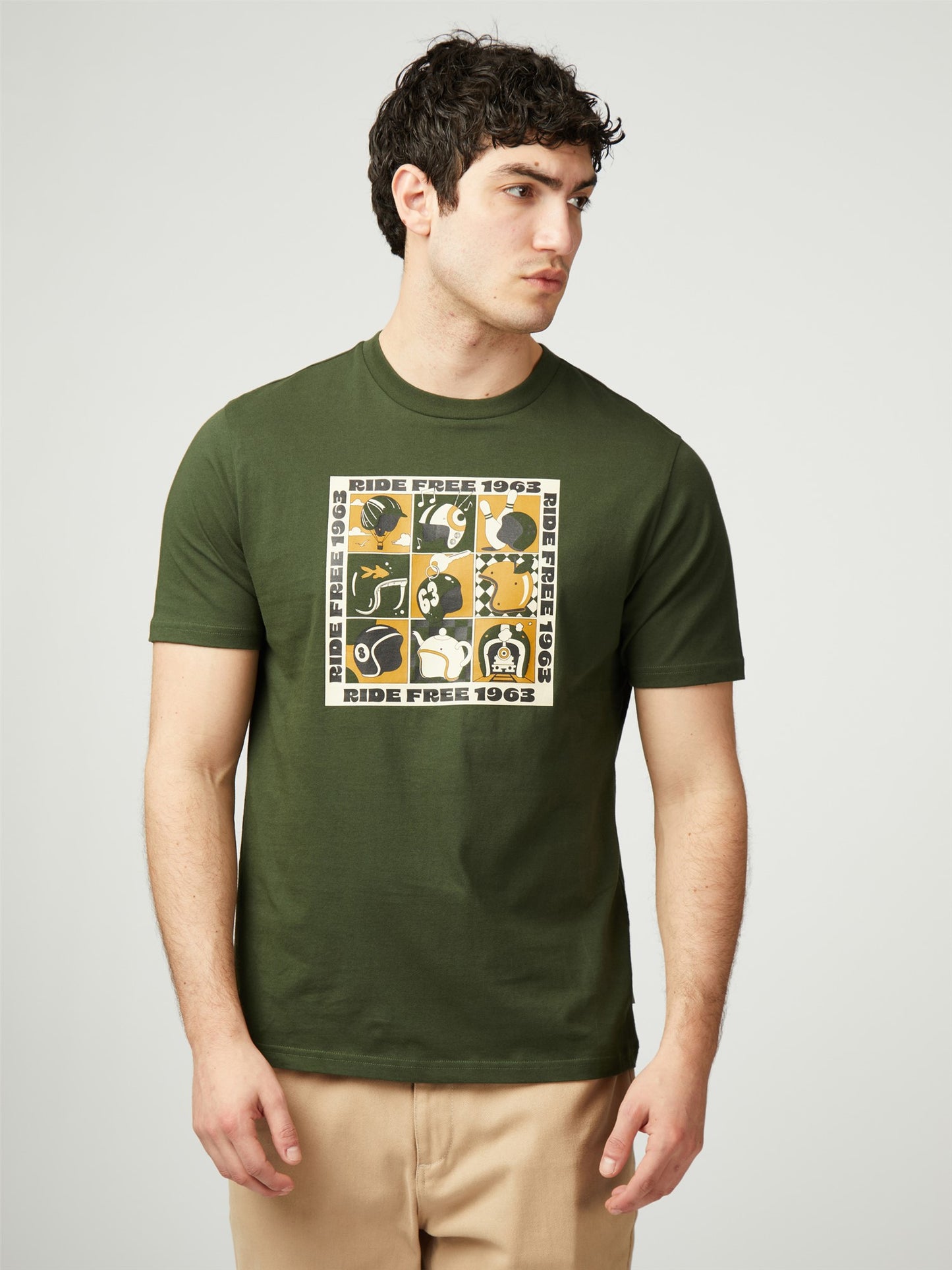 Ben Sherman Men's 0078236 SS Trippy Helmets Print T-Shirt Camouflage Green